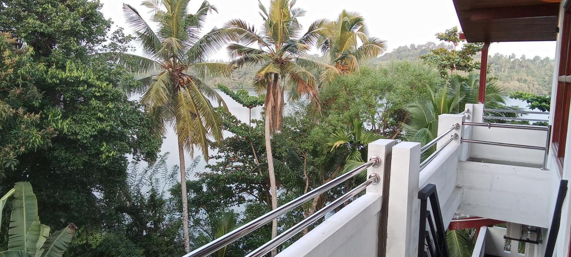 The Green Lagoon Villa Hikkaduwa Bagian luar foto